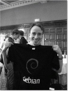 Linus Torvalds loves Debian.