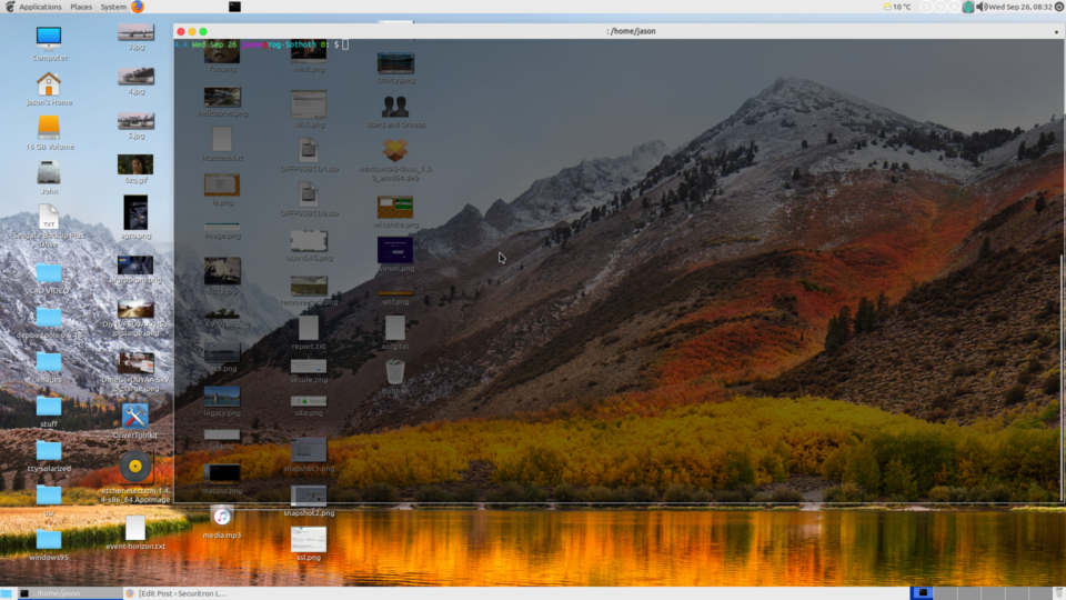 Mac OSX theme on MATE with window buttons on left.
